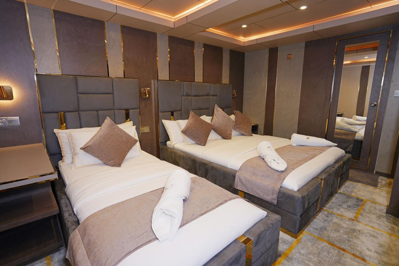 Ark Noble Room 2