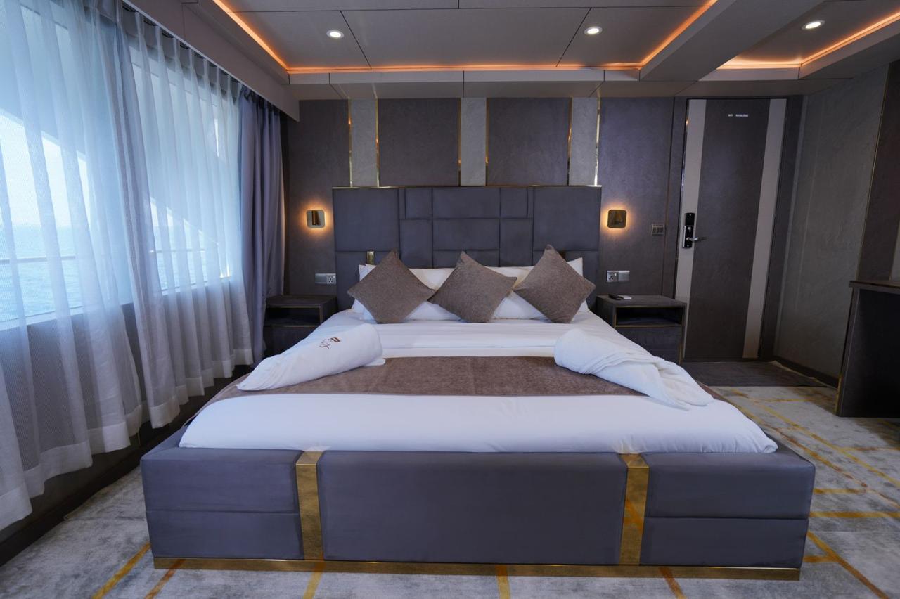 Ark Noble Room 5